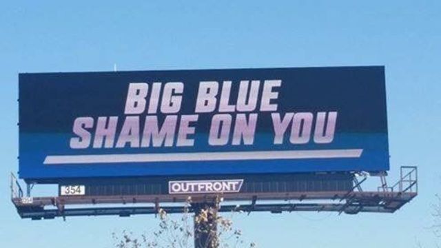 Giants fans shame team for Manning benching with billboard