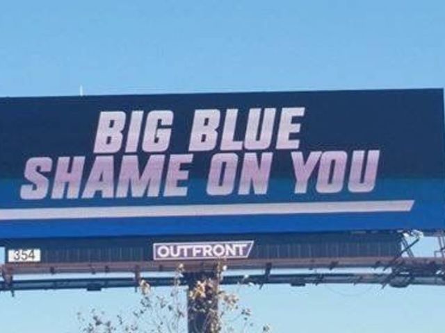 Giants fans shame team for Manning benching with billboard