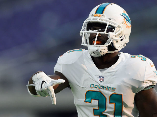 Dolphins' Thomas exploring political career through Capitol Hill internship