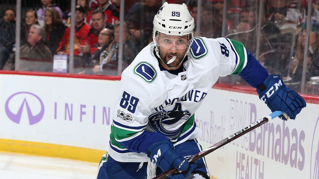 Canucks waive veteran Sam Gagner
