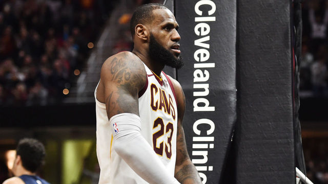 LeBron urges fans to appreciate longevity: 'It looks easy, but it's not'