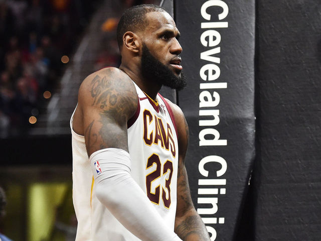 LeBron urges fans to appreciate longevity: 'It looks easy, but it's not'