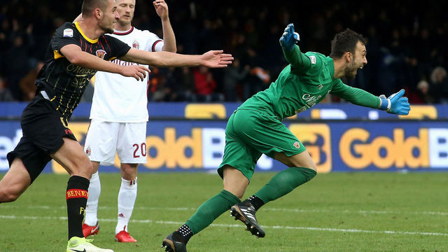 Benevento earns 1st point as goalkeeper, scores 95th-minute goal vs. Milan
