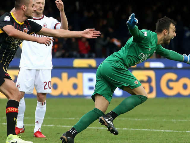Benevento earns 1st point as goalkeeper, scores 95th-minute goal vs. Milan