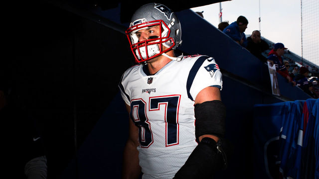 Man arrested, charged for burglary at Gronkowski's home