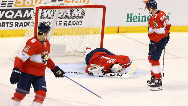 Panthers' Luongo helped off ice with apparent leg injury