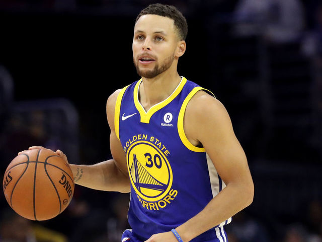 Curry becomes 8th player to reach 2,000 career 3-pointers