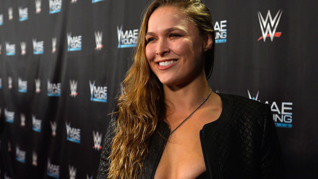 Report: Ronda Rousey finalizing details of move to WWE