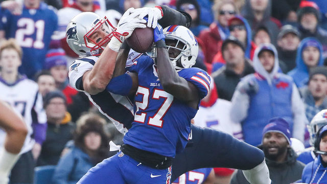 Bills' White won't confirm he sent text saying 'the whole hood' wants Gronk