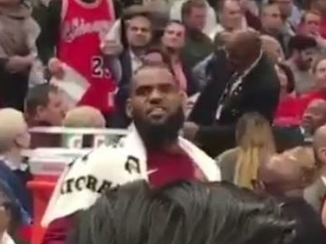 Watch: LeBron argues with Bulls fan from bench