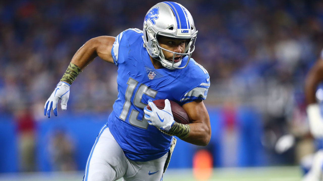 Detroit Lions' Golden Tate drops 'People's Elbow'; The Rock approves