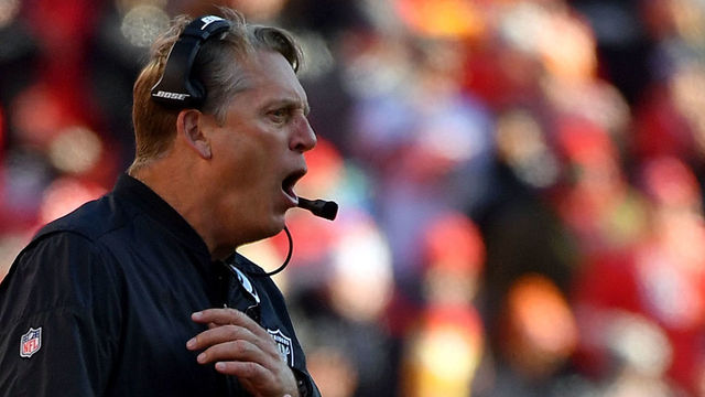 Raiders' Del Rio calls out Carr, offense for loss to Chiefs