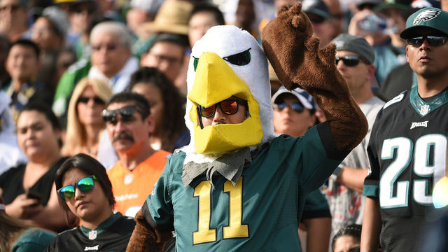 Eagles' Super Bowl odds wane without Wentz