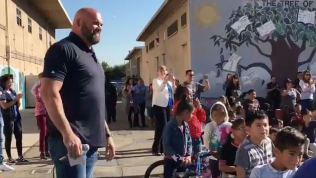 Rams' Whitworth buys bicycles for entire elementary school