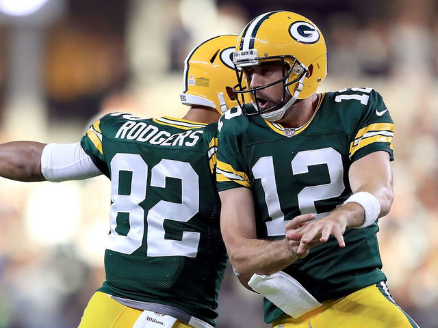 Packers players welcome Rodgers back on Twitter