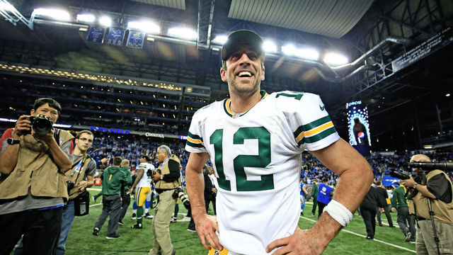 Rodgers thanks 'incredible' fans, Packers organization after record deal