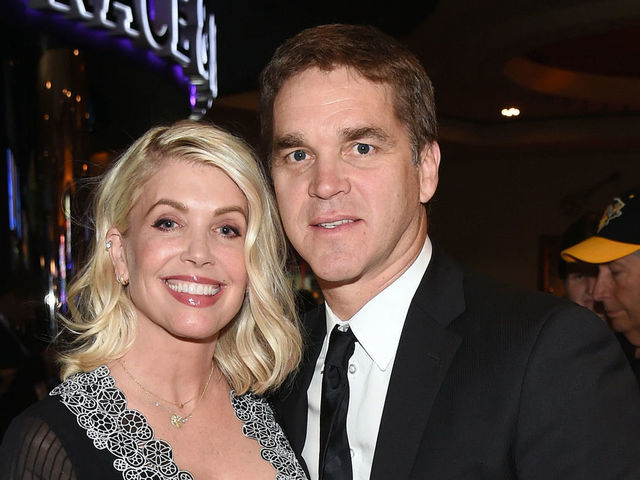 Wife of NHL player Luc Robitaille tweets about Donald Trump elevator  encounter - CBS News