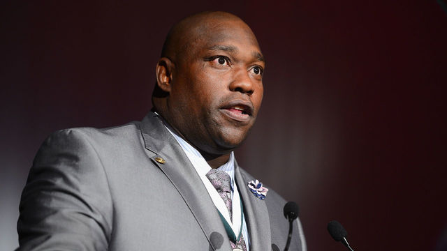 Sapp admits to giving NFL Network co-workers sex toys, doesn't see problem