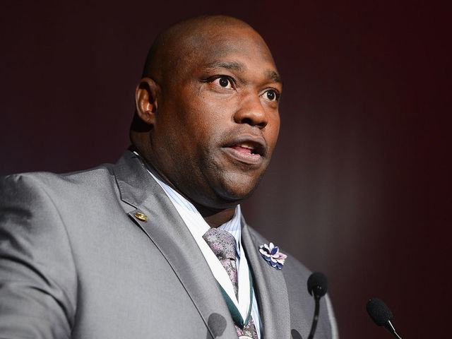 Sapp admits to giving NFL Network co-workers sex toys, doesn't see problem