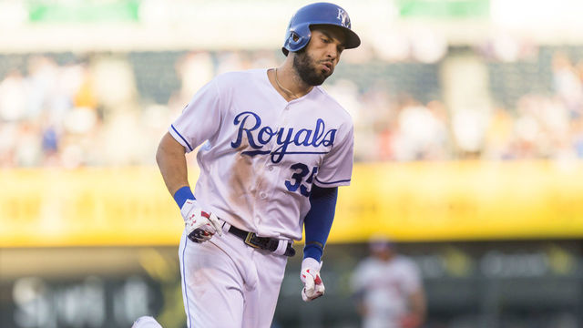 Padres officially sign Hosmer to 8-year, $144M contract