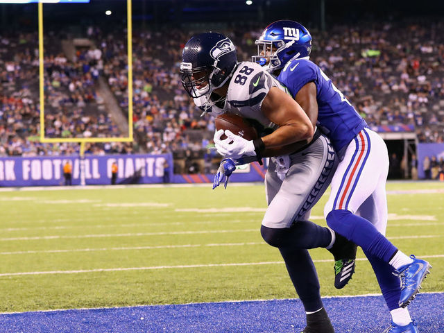 Giants' Apple hoping to play despite team fine for tweeting