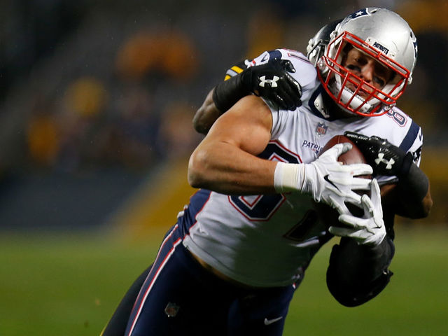 Steelers have no answer for Gronkowski in meeting of AFC powerhouses