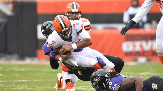 Browns' Jackson considering benching Kizer: 'He has some work to do'