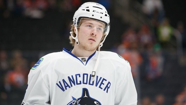 Canucks' Boeser avoids foot fracture