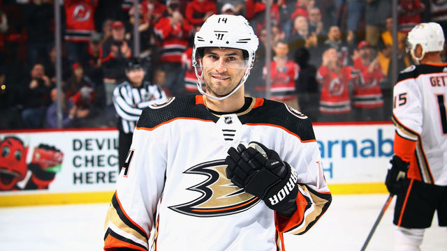 Innovative Design: How Ducks' Henrique flew solo vs. Vatanen, Devils