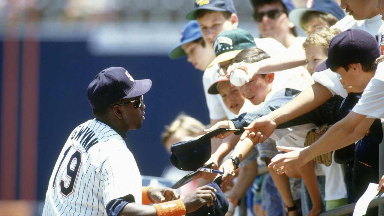 In an Age of Power, Luis Arraez Is Hitting Singles—and Batting .400 - WSJ