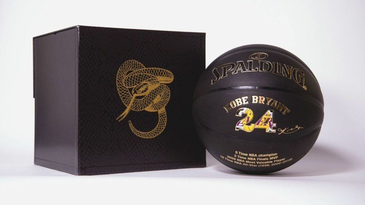 Black hotsell mamba spalding