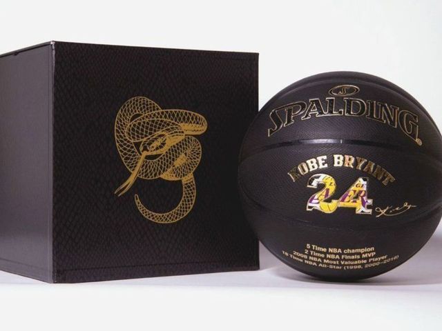 Spalding gifts commemorative basketballs to Kobe