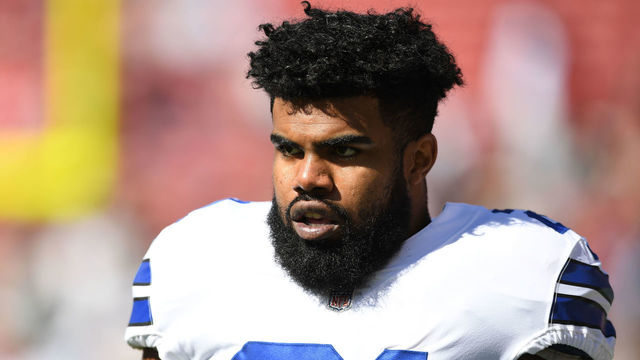 SANTA CLARA, CA - OCTOBER 22: Ezekiel Elliott #21 of the Dallas Cowboys warms up prior to their game against the San Francisco 49ers at Levi's Stadium on October 22, 2017 in Santa Clara, California.