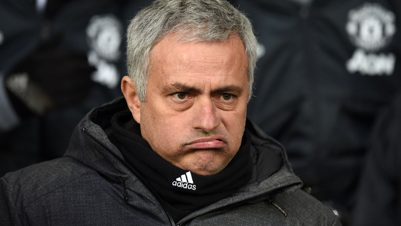 Manchester United's Portuguese manager Jose Mourinho gestures as he awaits kick off in the English Premier League football match between West Bromwich Albion and Manchester United at The Hawthorns stadium in West Bromwich, central England, on December 17, 2017. / AFP PHOTO / Oli SCARFF /