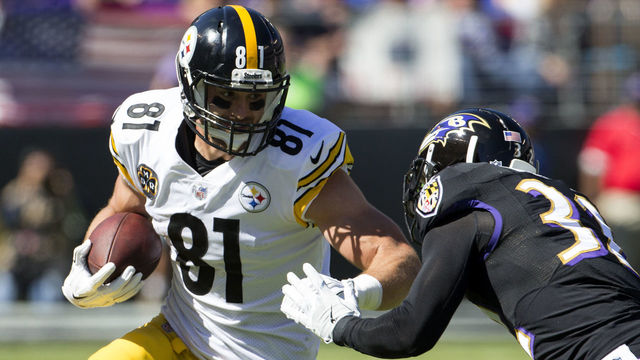 BALTIMORE, MD - OCTOBER 01: Jesse James #81 of the Pittsburgh Steelers tries to get around Eric Weddle #32 of the Baltimore Ravens in the first quarter at M&T Bank Stadium on October 1, 2017 in Baltimore, Maryland.