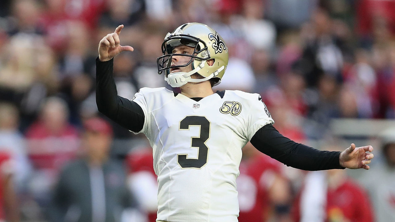 GLENDALE, AZ - DECEMBER 18: Kicker Wil Lutz #3 of the New Orleans Saints kicks a field goal during the third quarter of the NFL game against the Arizona Cardinals at the University of Phoenix Stadium on December 18, 2016 in Glendale, Arizona. The Saints defeated the Cardinals 48-41.