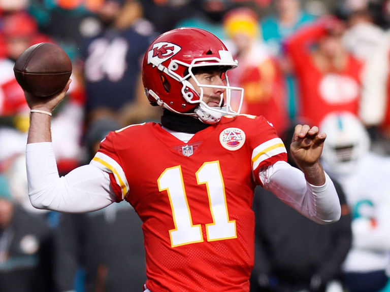 Chiefs Clinch AFC West Title With Win Over Dolphins | TheScore.com