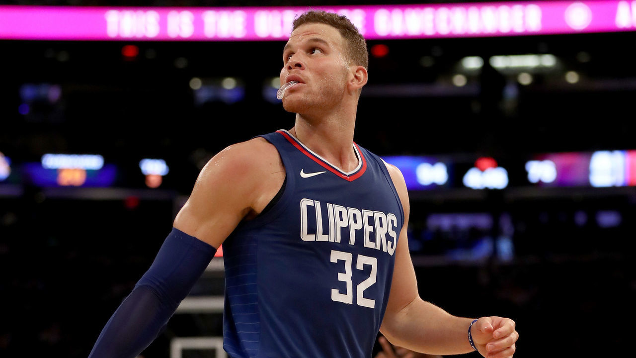 NEW YORK, NY - NOVEMBER 20: Blake Griffin #32 of the Los Angeles Clippers reacts after he fouled out against the New York Knicks at Madison Square Garden on November 20, 2017 in New York City.