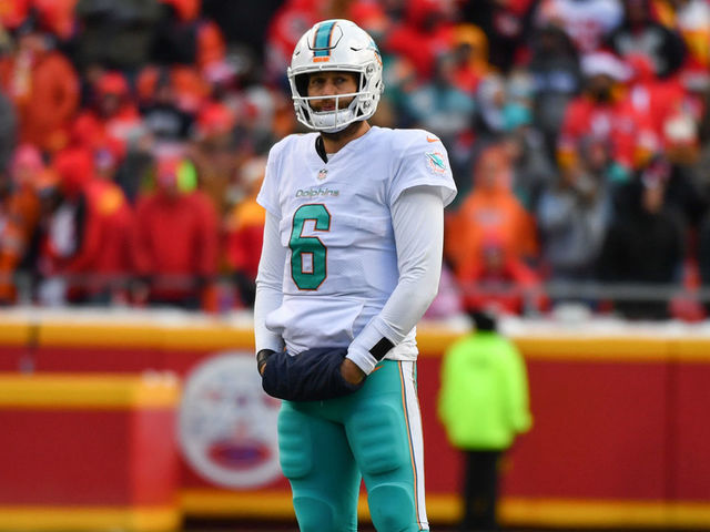 KANSAS CITY, MO - DECEMBER 24: Quarterback Jay Cutler #6 of the Miami Dolphins stands in the middle of the field during a timeout in the fourth quarter of the game against the Kansas City Chiefs at Arrowhead Stadium on December 24, 2017 in Kansas City, Missouri. ( Photo by Peter Aiken/Getty Images )