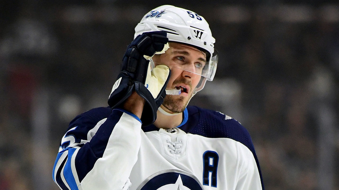 LOS ANGELES, CA - NOVEMBER 22: Mark Scheifele #55 of the Winnipeg Jets reacts at the stop of play against the Los Angeles Kings at Staples Center on November 22, 2017 in Los Angeles, California.