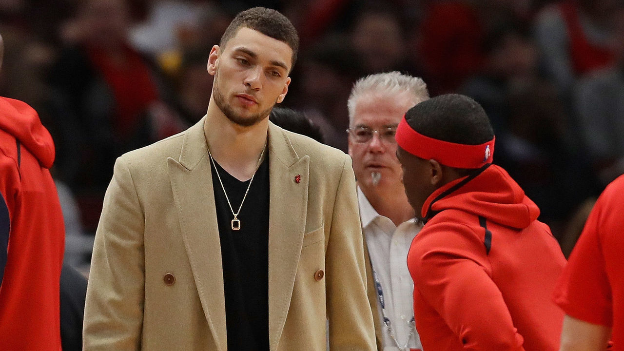 CHICAGO, IL - NOVEMBER 10: Zach LaVine of the Chicago Bulls (L) talks with Kay Felder #3 during a time-out against the Indiana Pacers at the United Center on November 10, 2017 in Chicago, Illinois. The Pacers defeated the Bulls 105-87.