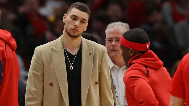 CHICAGO, IL - NOVEMBER 10: Zach LaVine of the Chicago Bulls (L) talks with Kay Felder #3 during a time-out against the Indiana Pacers at the United Center on November 10, 2017 in Chicago, Illinois. The Pacers defeated the Bulls 105-87.