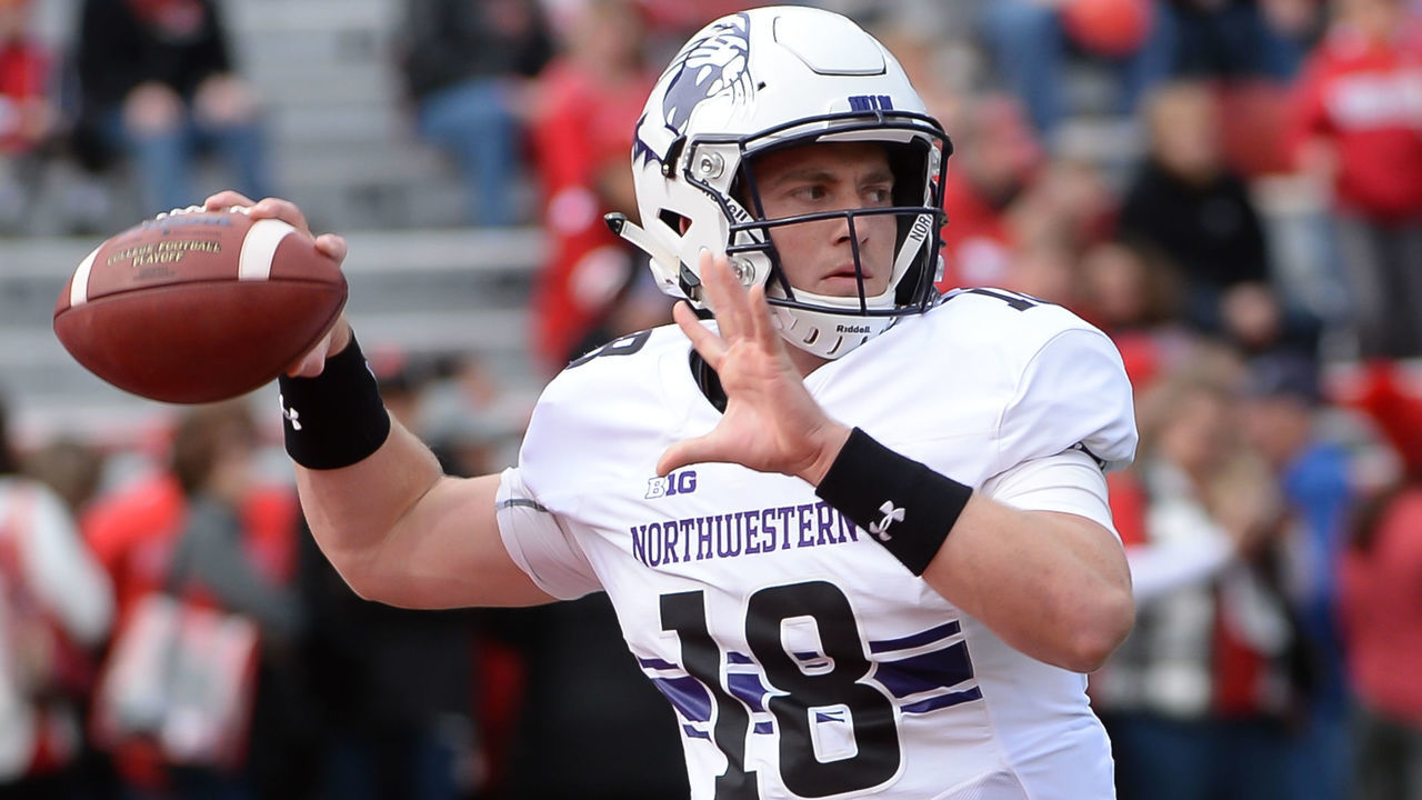 LINCOLN, NE - NOVEMBER 04: Quarterback Clayton Thorson #18 of the Northwestern Wildcats warms up before the game against the Nebraska Cornhuskers at Memorial Stadium on November 4, 2017 in Lincoln, Nebraska.