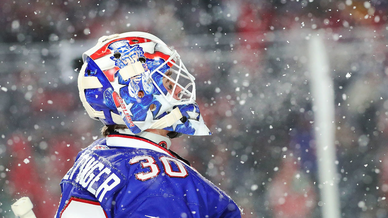 BUFFALO, NY - DECEMBER 29: Jake Oettinger #30 of United States during the IIHF World Junior Championship against Canada at New Era Field on December 29, 2017 in Buffalo, New York. The United States beat Canada 4-3.