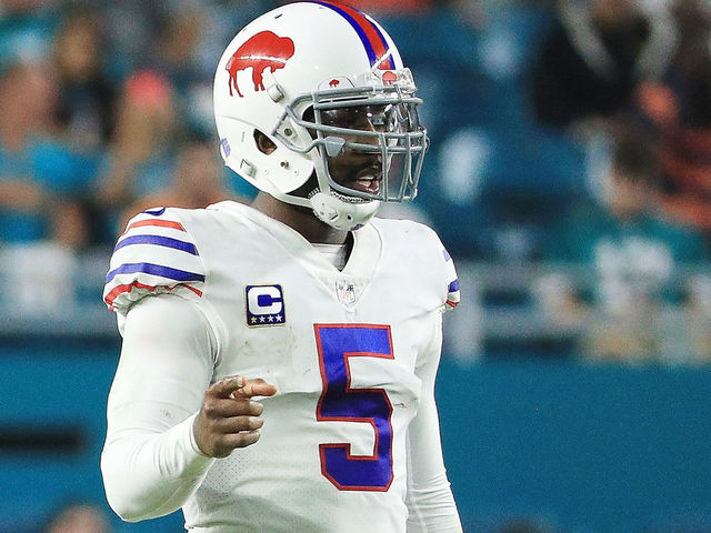 MIAMI GARDENS, FL - DECEMBER 31: Tyrod Taylor #5 of the Buffalo Bills during the fourth quarter against the Miami Dolphins at Hard Rock Stadium on December 31, 2017 in Miami Gardens, Florida.