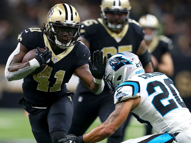 NEW ORLEANS, LA - DECEMBER 03: Alvin Kamara #41 of the New Orleans Saints runs the ball against the Carolina Panthers during the second half of a NFL game at the Mercedes-Benz Superdome on December 3, 2017 in New Orleans, Louisiana. The New Orleans Saints won the game 31 - 21.