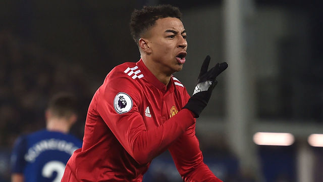 Manchester United's English midfielder Jesse Lingard celebrates scoring the team's second goal during the English Premier League football match between Everton and Manchester United at Goodison Park in Liverpool, north west England on January 1, 2018. / AFP PHOTO / PAUL ELLIS /