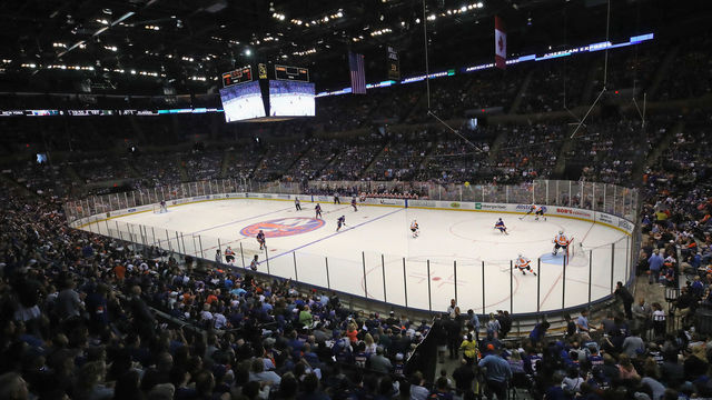 UNIONDALE, NY - SEPTEMBER 17: The New York Islanders play against the Philadelphia Flyers during a preseason game at the Nassau Veterans Memorial Coliseum on September 17, 2017 in Uniondale, New York.