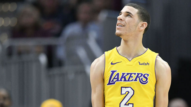 Lonzo's mixtape includes LaVar tribute song
