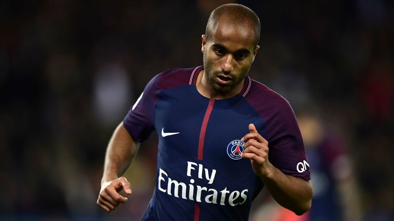 Paris Saint-Germain's Brazilian midifelder Lucas runs during the French L1 football match between Paris Saint-Germain (PSG) and Nice (OGC Nice) on October 27, 2017, at the Parc des Princes stadium in Paris. / AFP PHOTO / Martin BUREAU